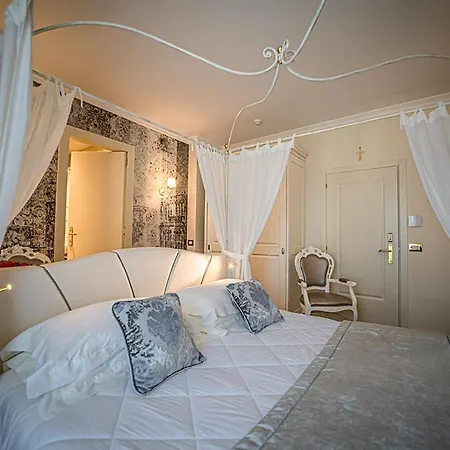호텔 Ca' D'oro Tre Stelle Superior Adults Only 3*