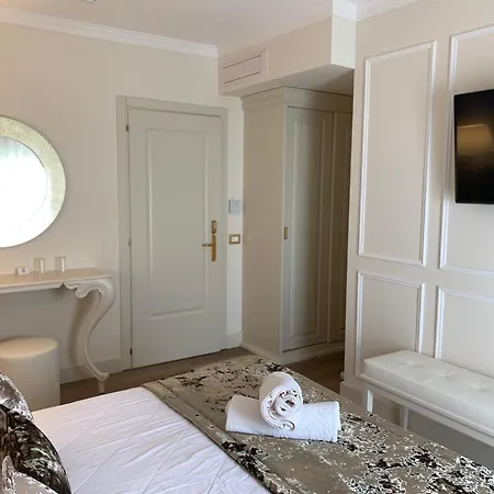호텔 Ca' D'oro Tre Stelle Superior Adults Only 3*
