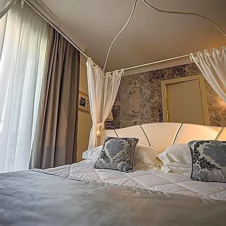 Отель Ca' D'oro Tre Stelle Superior Adults Only