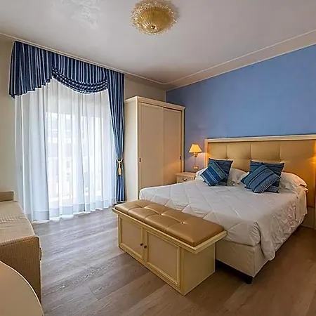 Отель Ca' D'oro Tre Stelle Superior Adults Only 3*