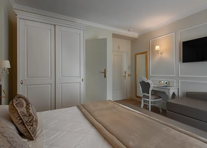 Ca' D'oro Tre Stelle Superior Adults Only